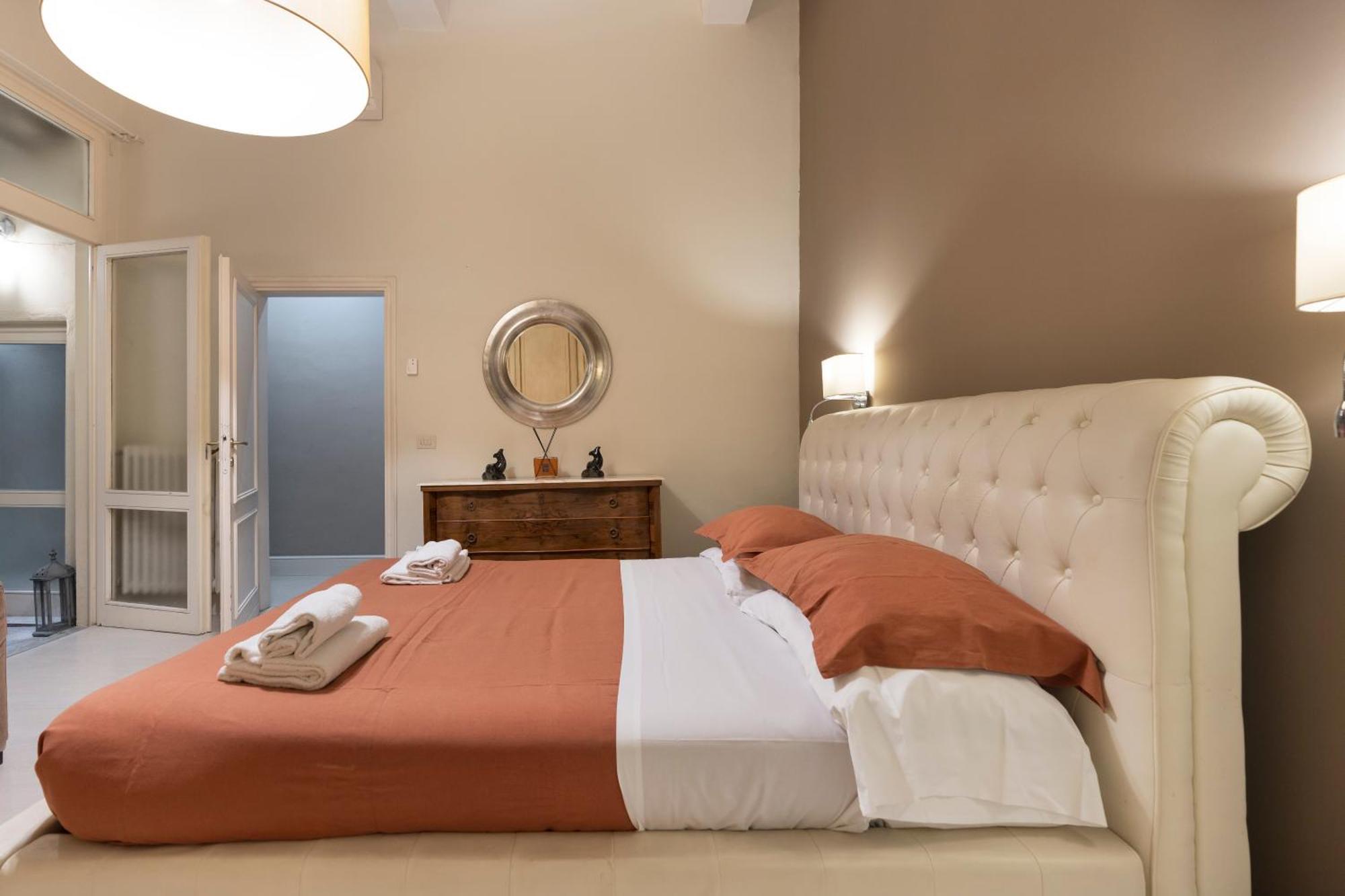 Historic Borgo Ognissanti, 8 Apartamento Florencia